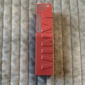 NEW Maybelline SuperStay Vinyl Ink Lipstick - Peachy 15